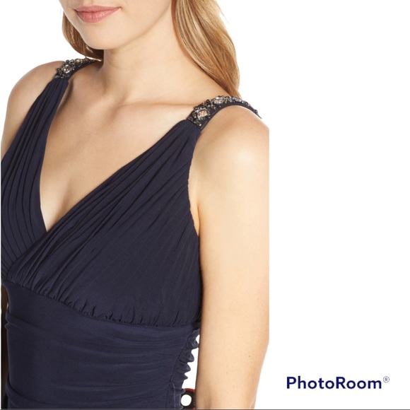 NWT Eliza J Sleeveless V-Neck Rushed Body-Con Navy Dress with Beading - Picture 3 of 7